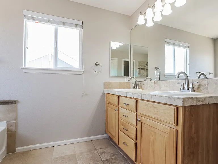 1711 Red Poppy Dr — Photo 12