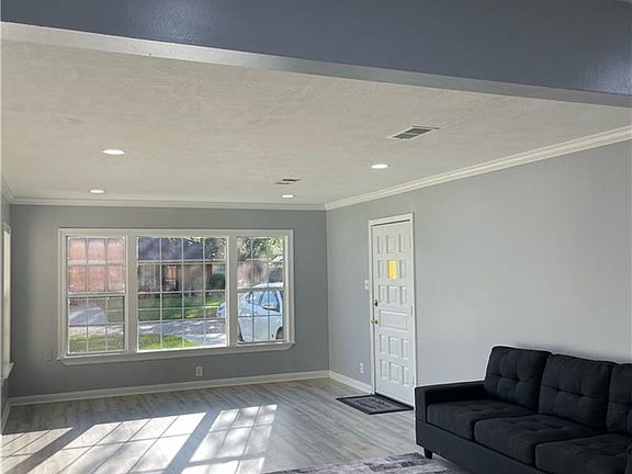 2nd image of 419 Arlington Dr