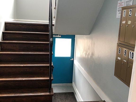 3rd image of 3219 Russell Blvd APT 3