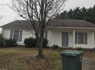 5 Owens Ct, Greensboro, NC 27405