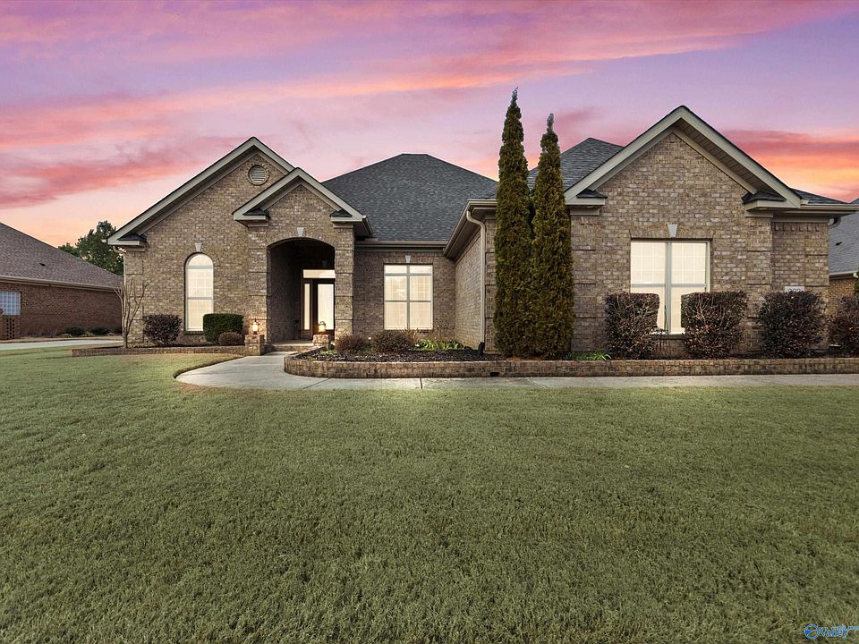 1st image of 222 Legendwood Dr NW