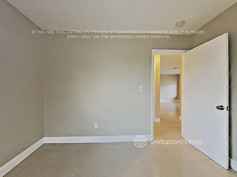5560 SW 7th Ct — Photo 12