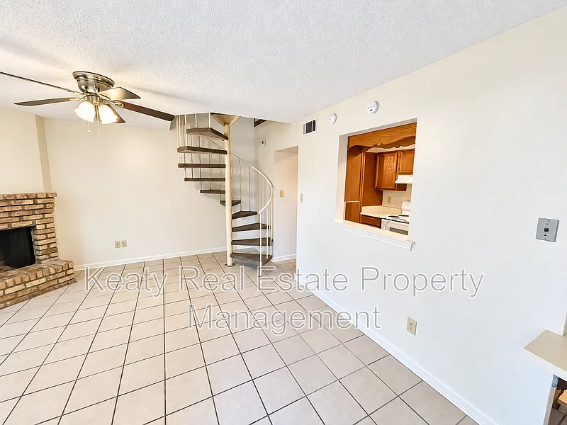 2 bed, 1.5 bath, 1100 sqft, $950 — Photo 4