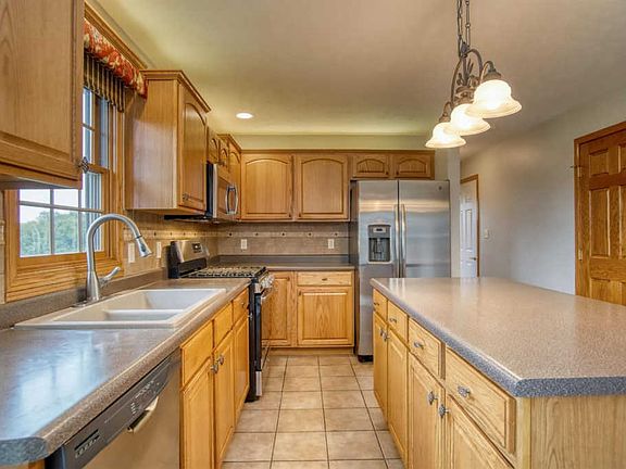 3rd image of 9582 Grasselli Ave