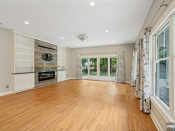 5th image of 21 Crescent Avenue