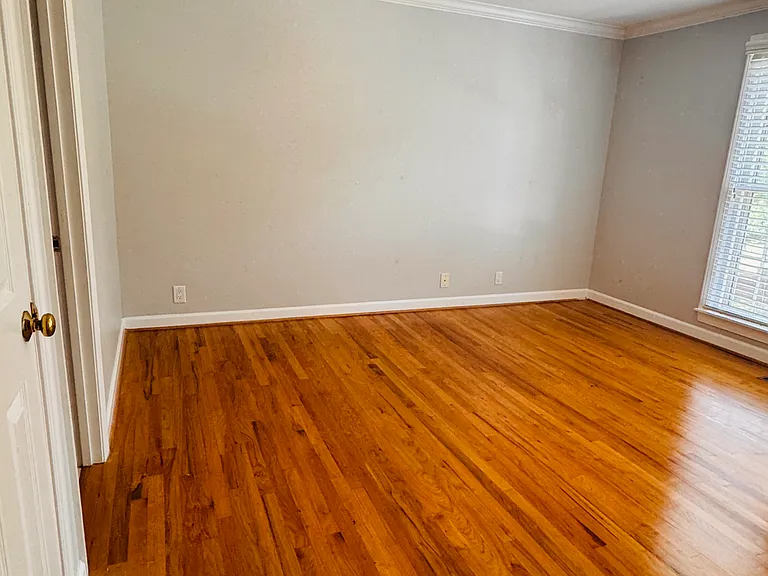 114 Westwood Trce — Photo 8