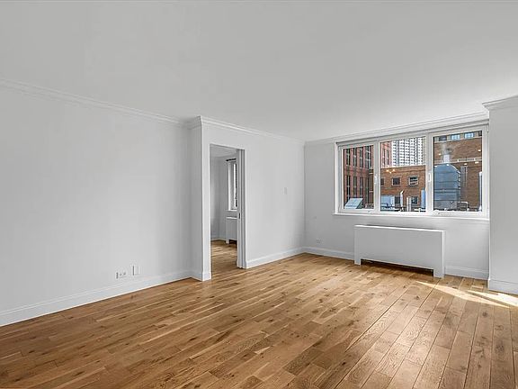 3rd image of 45 W 67th St APT 11E