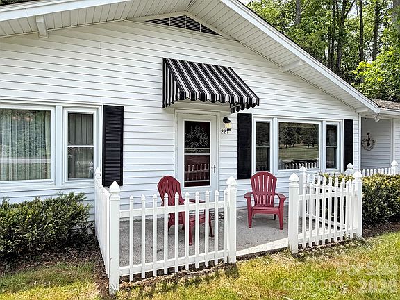 4th image of 221 Moody Farm Rd