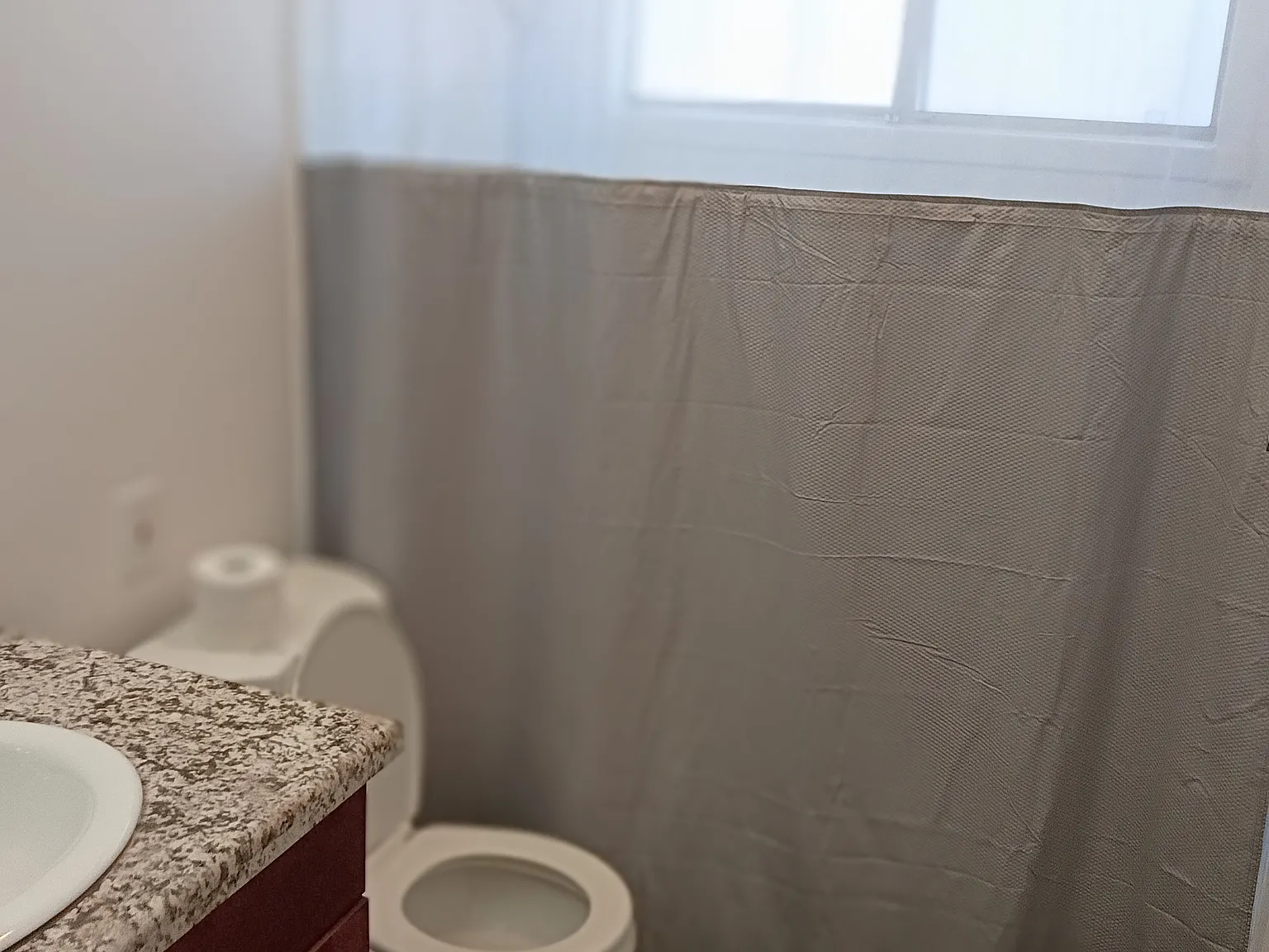 2 bed, 1000 sqft, $2,400 — Photo 3
