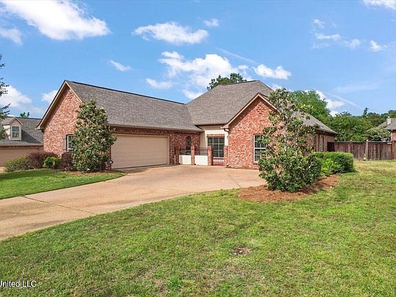 2nd image of 164 Bear Creek Cir