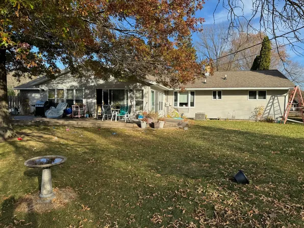 1904 Roberts Dr, Stevens Point, WI 54481