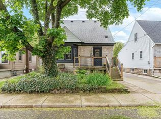 384 Thayer Ave, Hamilton, ON L9A1J9