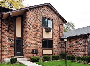 18W016 Standish Ln, Villa Park, IL 60181