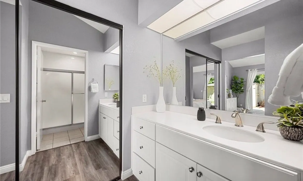 2 bed, 1062 sqft, $3,725 — Photo 4