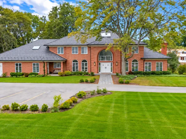 711 W Old Elm Rd, Lake Forest, IL 60045