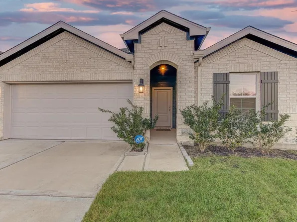 10002 Palm Royal Dr, Baytown, TX 77521