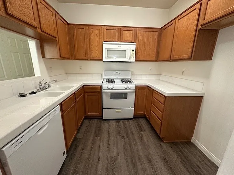 706 Orchid Dr — Photo 7
