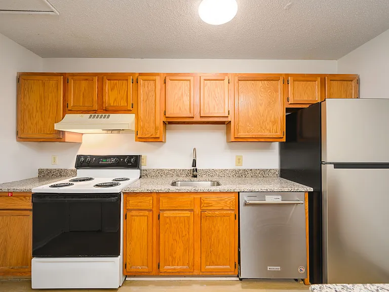 Hudson Terrace Apartments — Photo 10