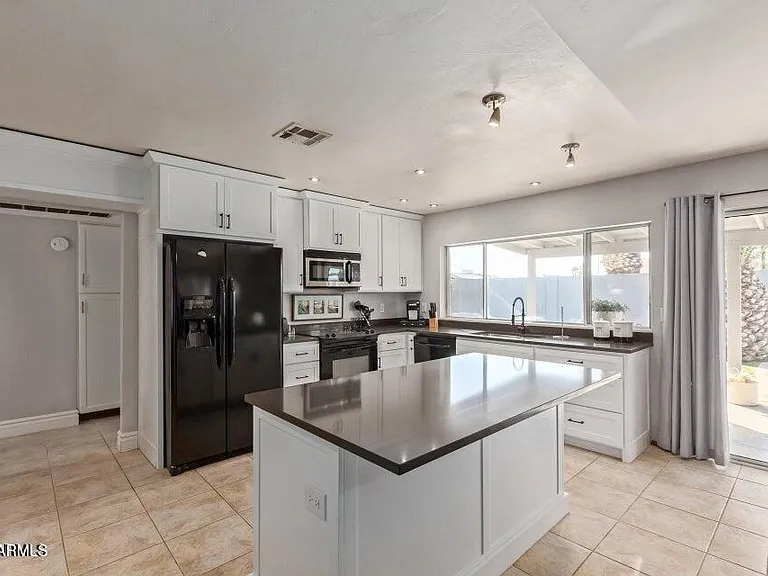 5337 E Gelding Dr — Photo 7