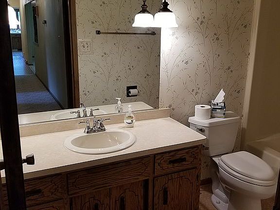 Main bathroom
