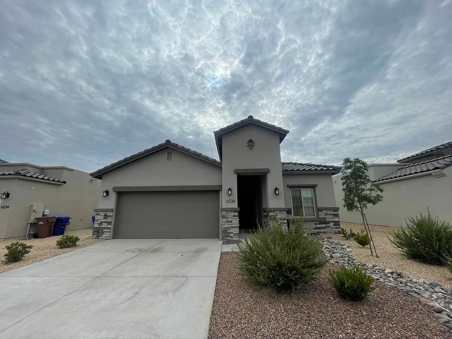 Gorgeous Like New Build, 3 Bedroom/2 Bath Home Off Sonoma Ranch Blvd — Photo 2