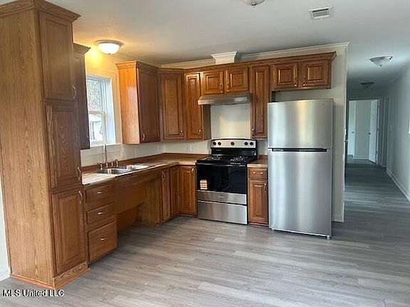 4th image of 19316 Eldridge Dr