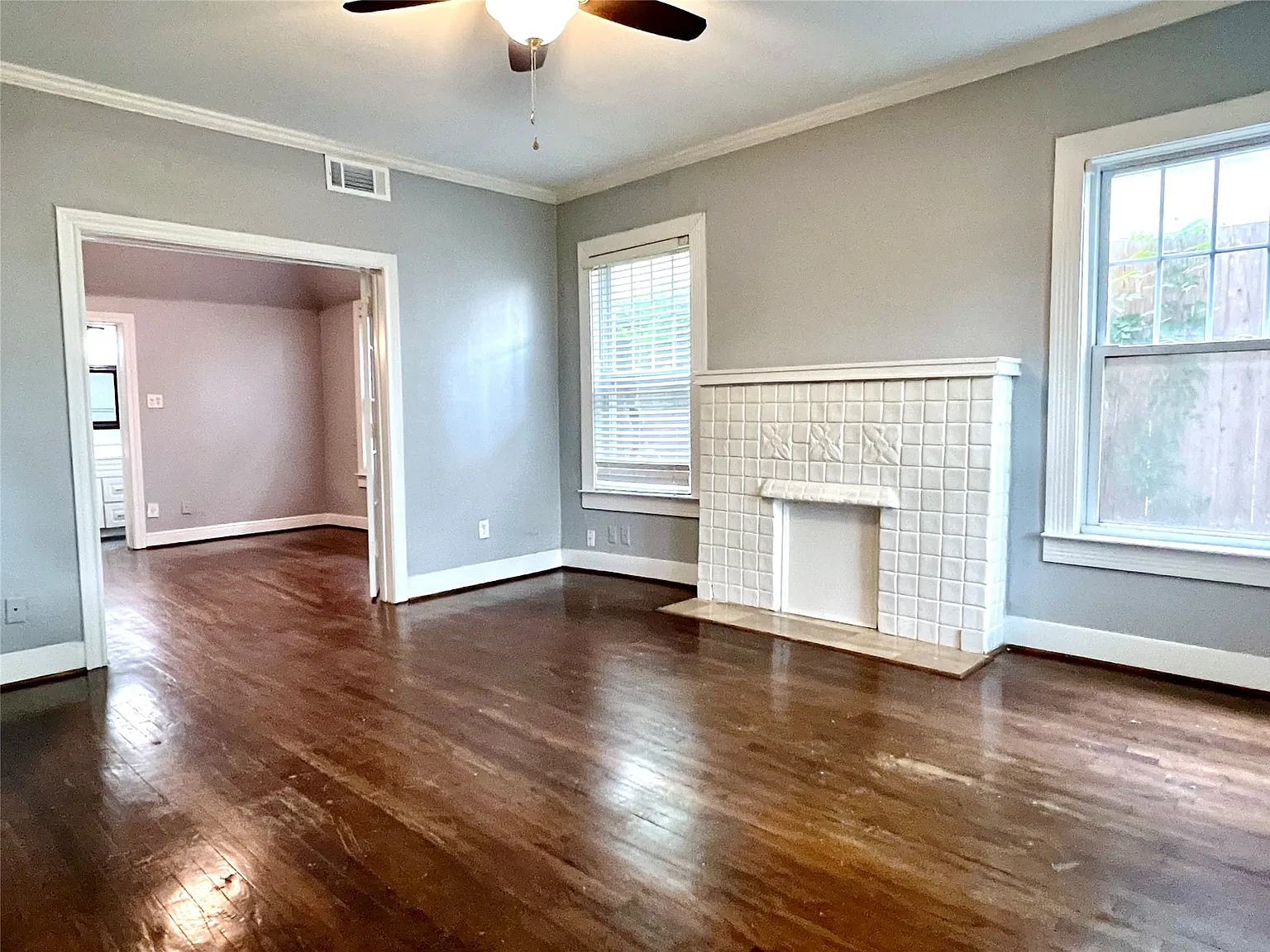 1 bed, 1.0 bath, 787 sqft, $1,150 — Photo 2