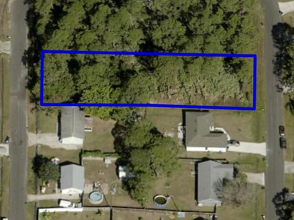 1st image of 725 Geoffrey Ave SW