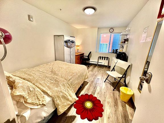 5th image of 4732 20th Ave NE APT 303