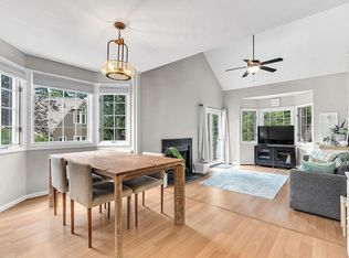 5 Weybridge Ln UNIT 5, Hopkinton, MA 01748