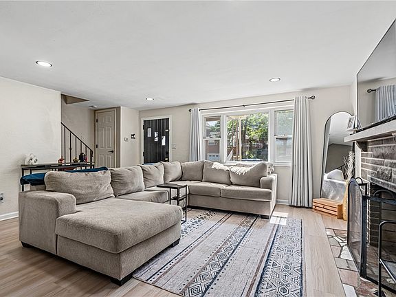 4th image of 423 Gilmore Ave