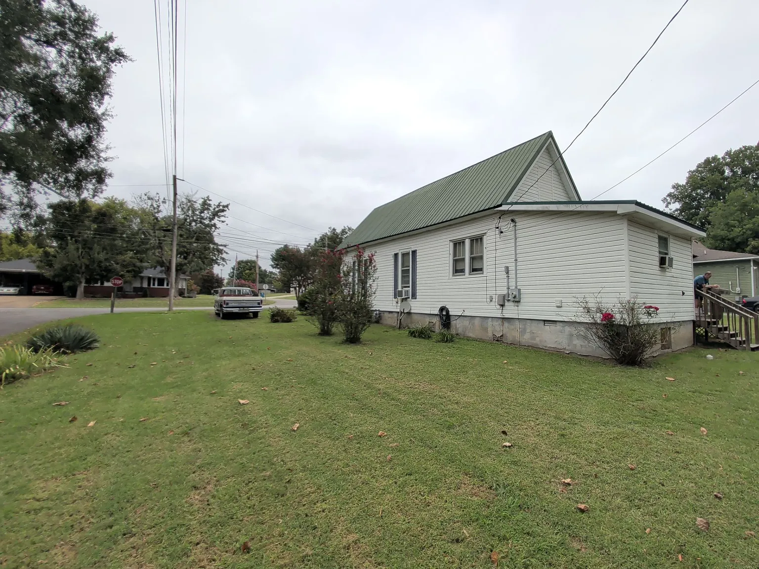 3 bed, 1265 sqft, $900 — Photo 3