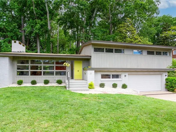 5 Downing Pl, Newport News, VA 23606