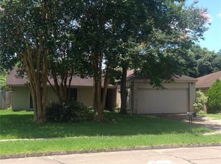 16802 Hibiscus Ln, Friendswood, TX 77546