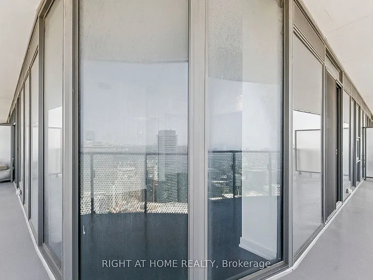 11 Wellesley St W #5408 — Photo 26