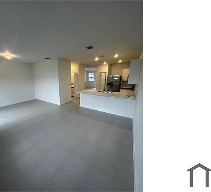 5th image of 2456 SE 29th St #2456