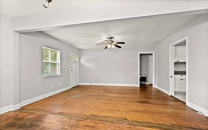 3335 Hollywood St — Photo 5