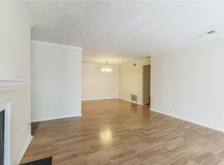 807 Vicksburg Pl #807, Sandy Springs, GA 30350