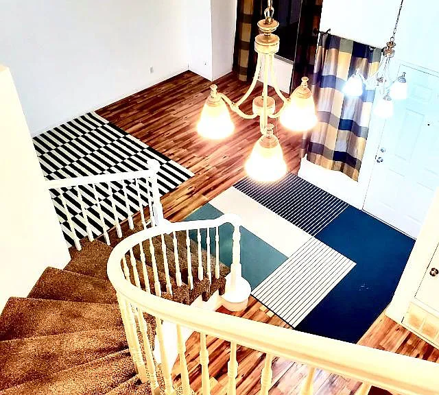 4752 Grandview Dr — Photo 1