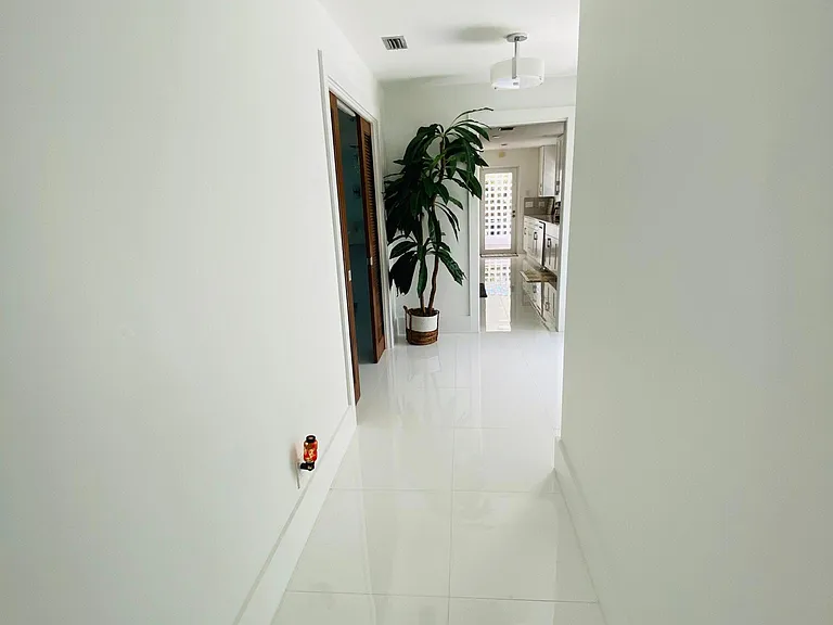 114 N Atlantic Dr — Photo 23
