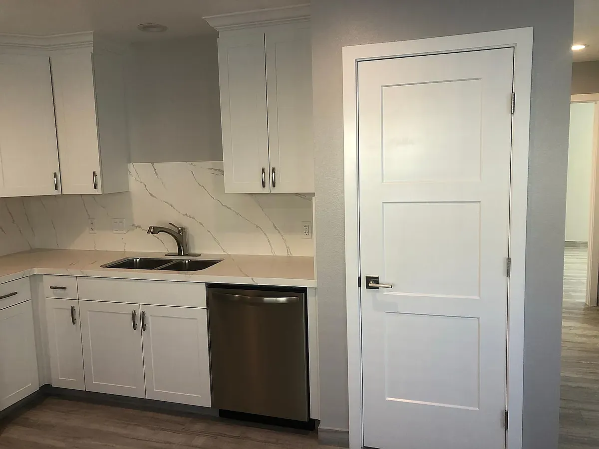 2 bed, 885 sqft, $2,150 — Photo 3