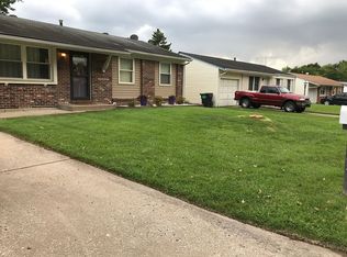 3325 Highgate Ln, Saint Charles, MO 63301