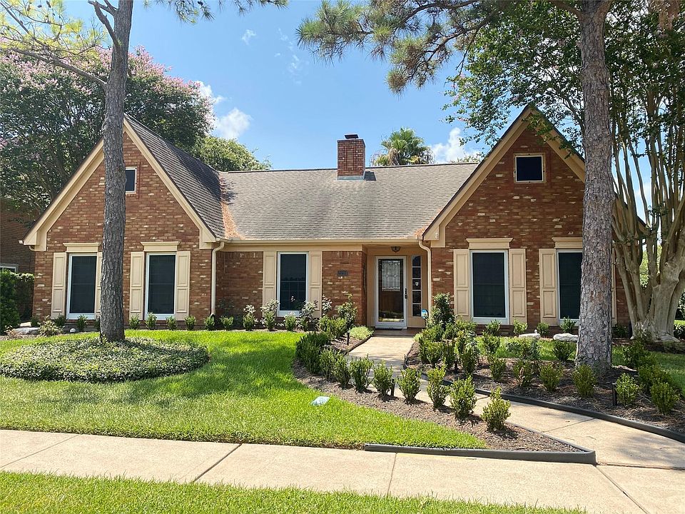 1st image of 2214 Pebble Beach Dr