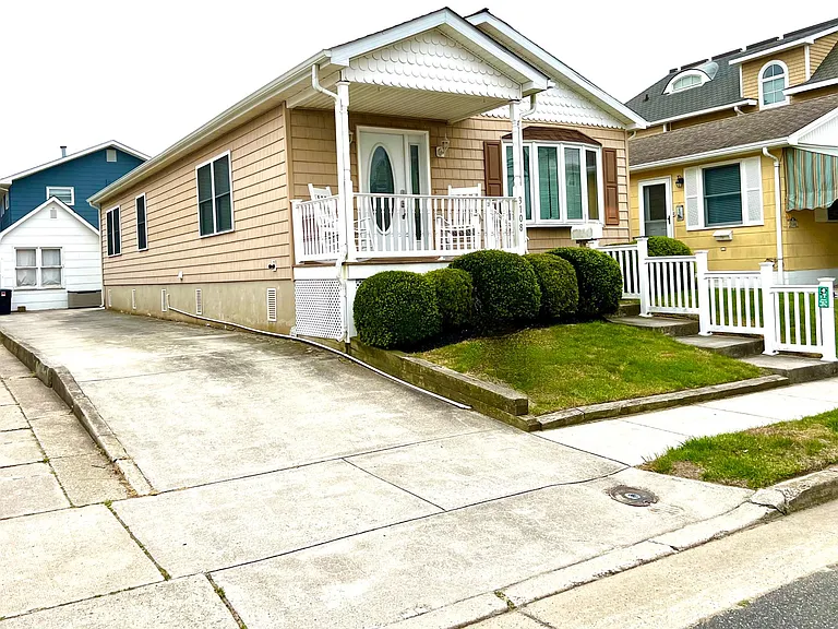 3108 Pacific Ave — Photo 2