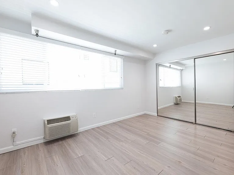 14417 Tiara St #103 — Photo 24