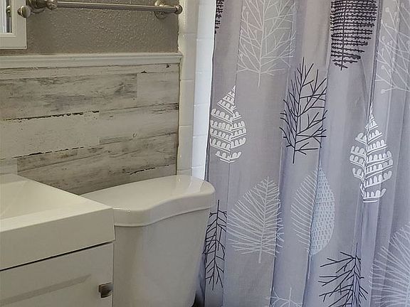 1232 Album Bathroom 2