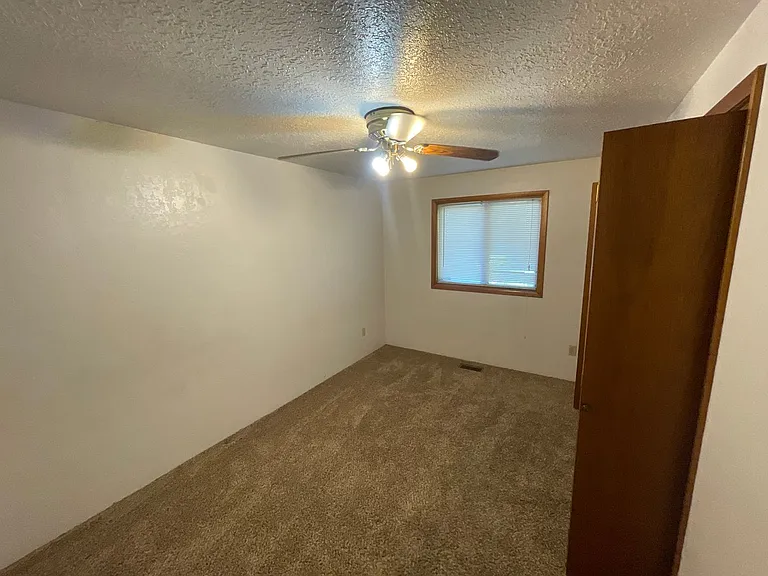 347 SW Ewen St — Photo 10