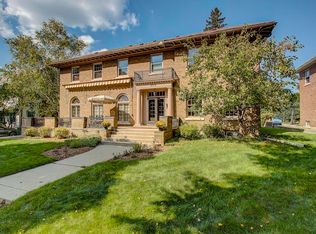 2718 E Beverly Rd, Shorewood, WI 53211