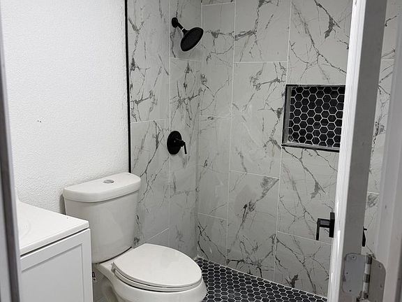 4th image of 1629 Demaree Ln