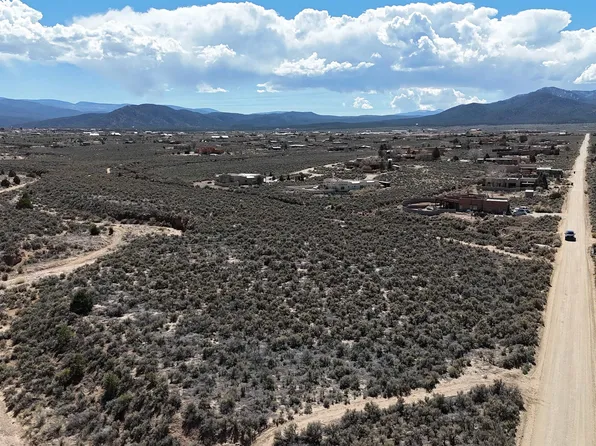 85 Vista Linda Rd, Ranchos De Taos, NM 87557